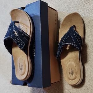 Bass Sandals Cushion Step Navy - 7 NWT and Box